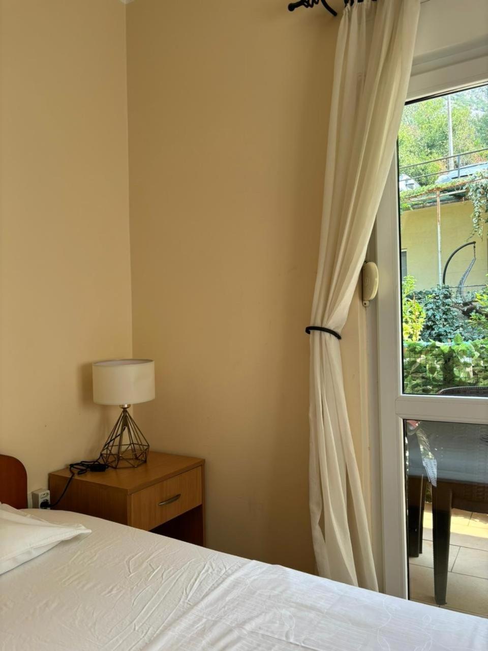 Studio On The Coast, With A View Of The Sunrise,Free We-Fi Cattaro Esterno foto
